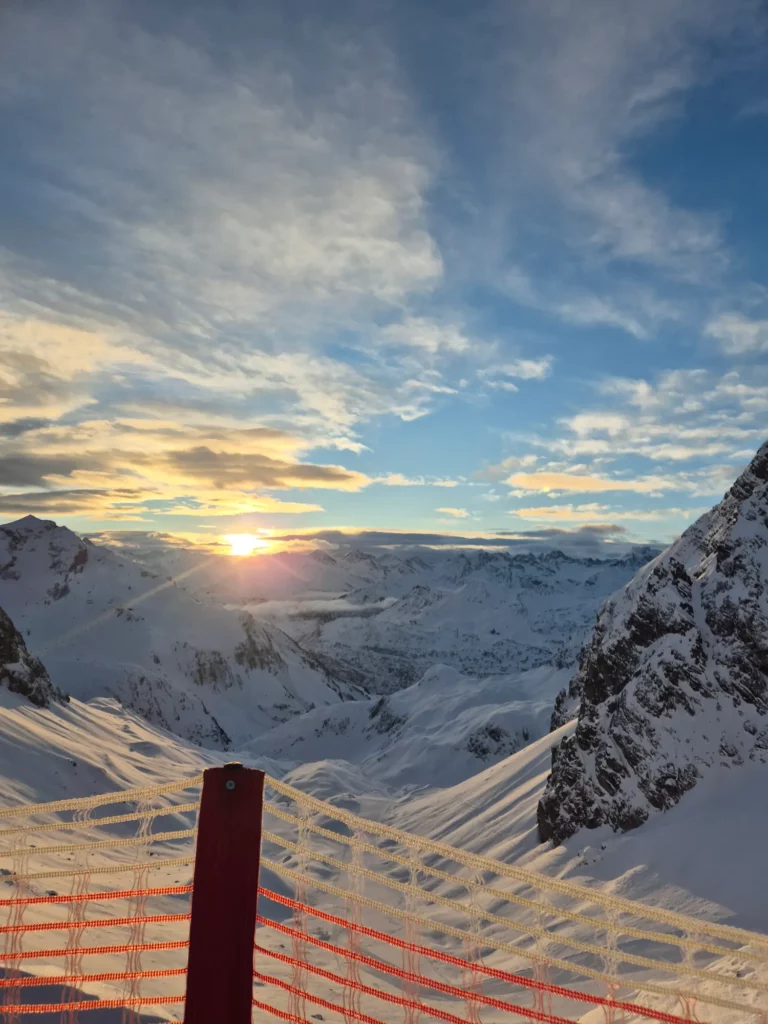 04 participants sunset mountains